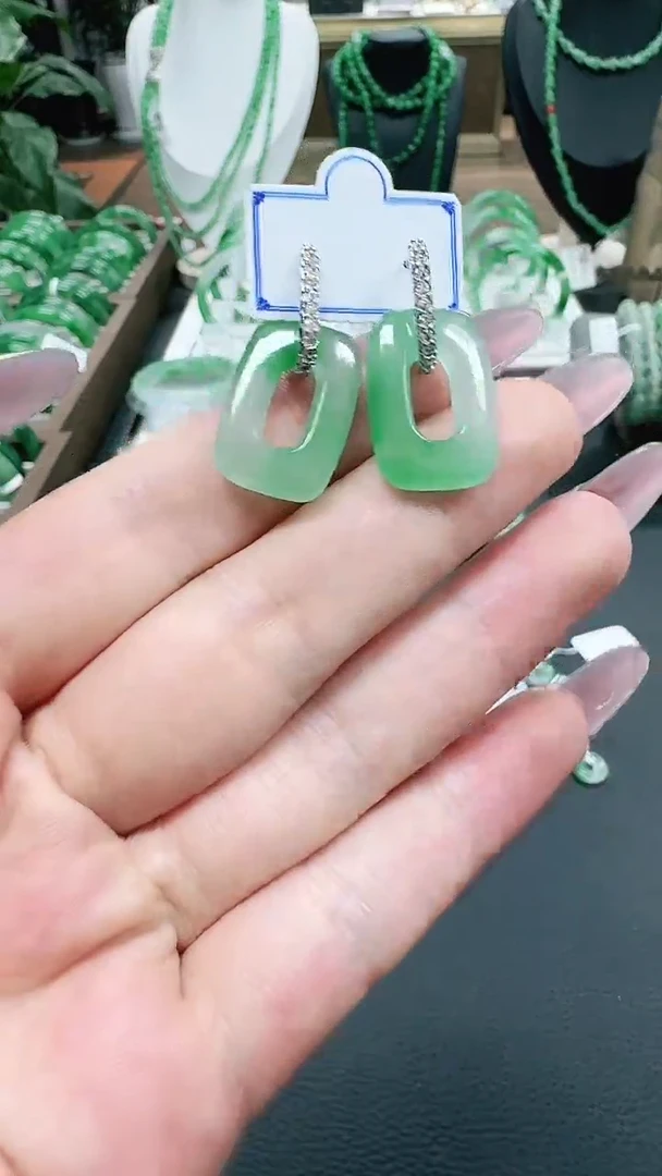 未镶嵌1石英质玉（非洲翠）/1532