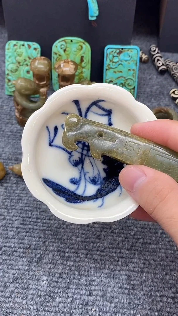 瓷片瓷片xbnhgfh
