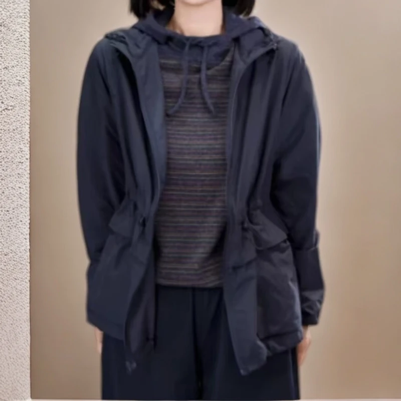 秋款百搭连帽拉链抽绳短外套