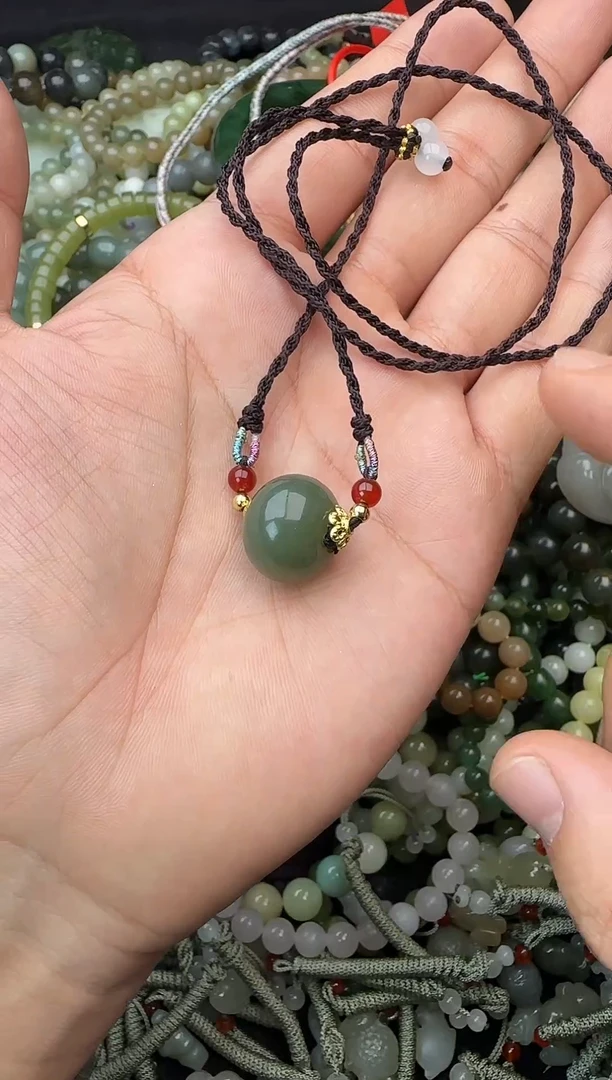 颈饰未镶嵌和田玉拍一发一