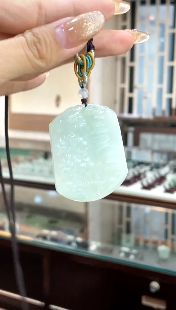 【闪购商品】翡翠颈饰未镶嵌山水牌