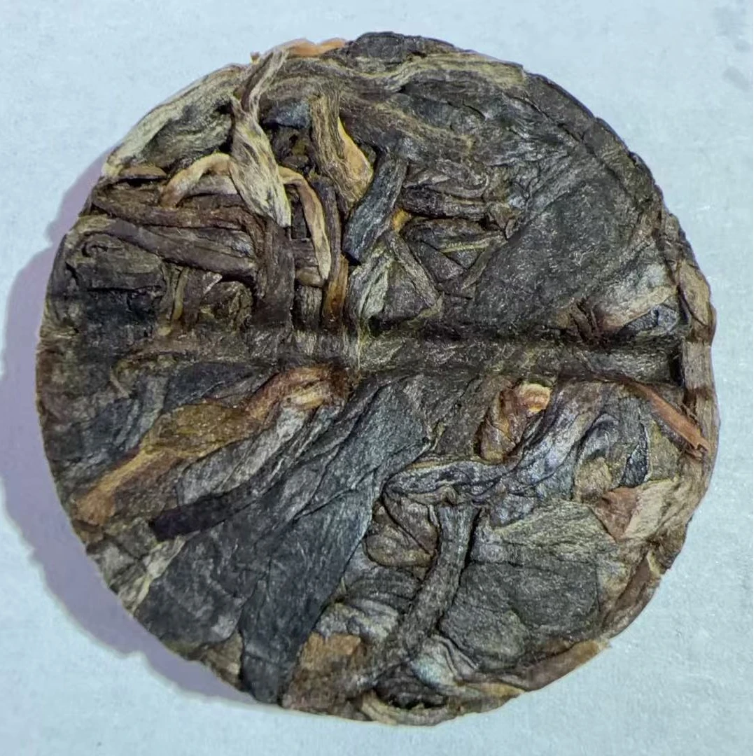 【冰岛南迫古树小方片】2024年春普洱生茶头春头采