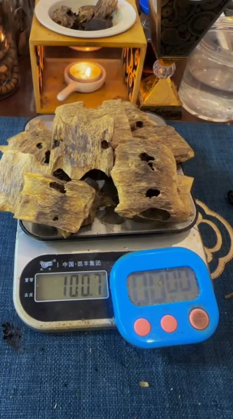 【闪购商品】沉香摆件棋楠乌身块料100克