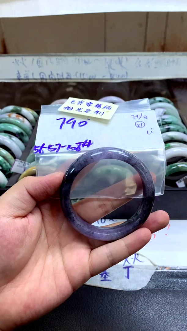 定制翡翠未镶嵌手镯毛货需精细抛光+多人