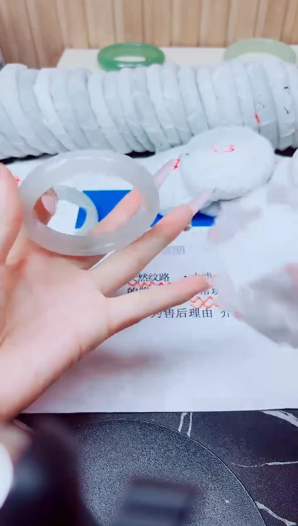 未镶嵌手镯石英质玉3/56.2