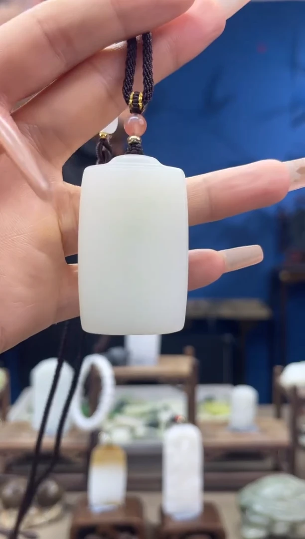 和田玉未镶嵌颈饰1