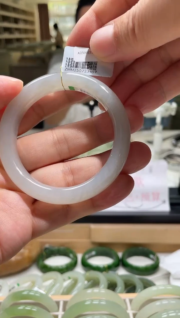 未镶嵌手镯和田玉56-57圈口 3457