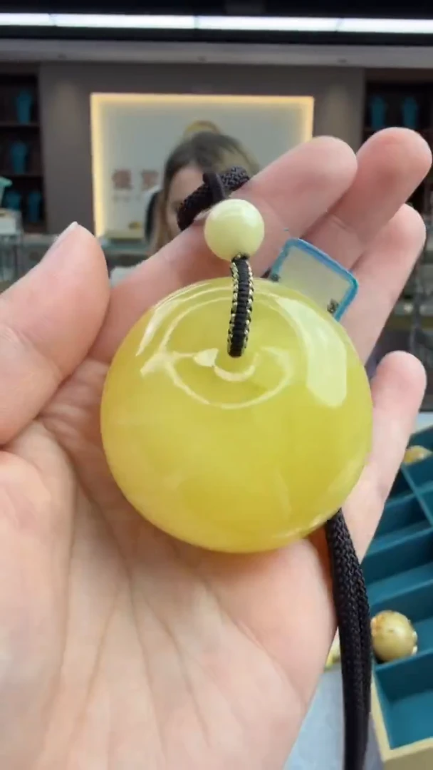 琥珀颈饰未镶嵌395秒拍号 假一罚三