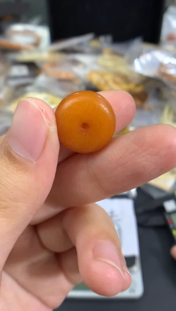 蜜蜡未镶嵌珠宝奇石1