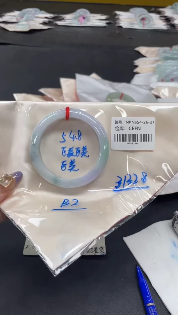 未镶嵌手镯翡翠翡翠手镯