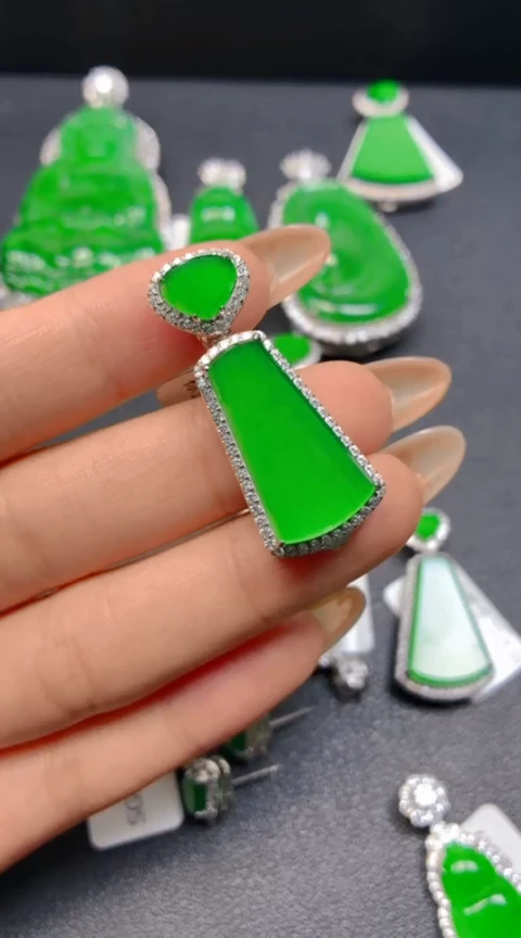 颈饰未镶嵌翡翠我****麻1