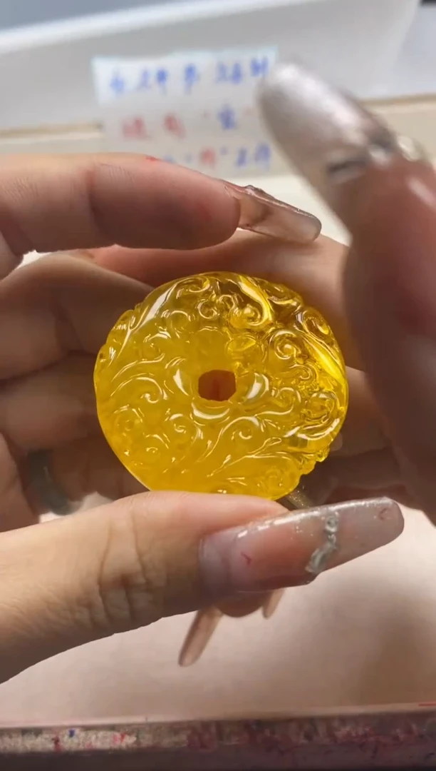 【闪购商品】蜜蜡颈饰未镶嵌w2448二代鸡油黄蜜蜡浮雕平安扣*1个
