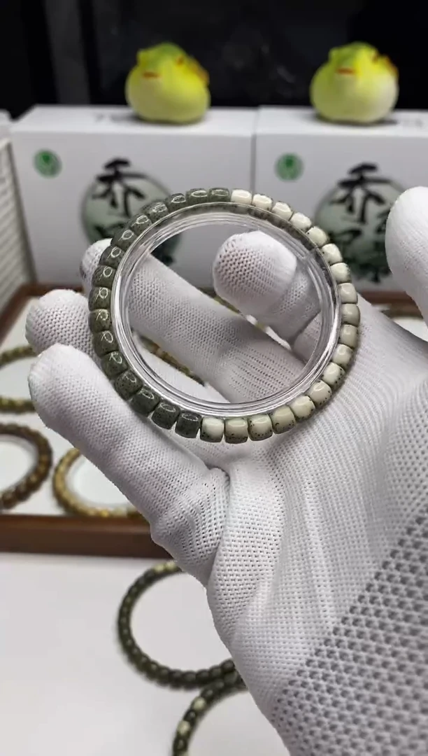 星月菩提手串316 石玉料直切绿背河豚7*6mm礼盒