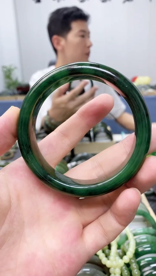 和田玉手镯未镶嵌62.4（17.8）