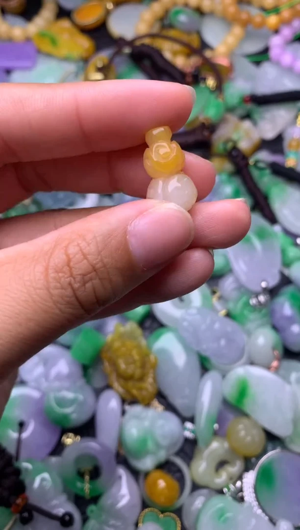颈饰未镶嵌翡翠缅甸翡翠吊坠