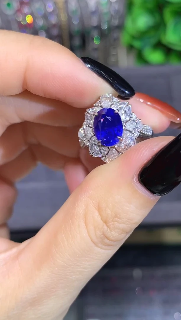 戒指蓝宝石18K金镶嵌3.1CT