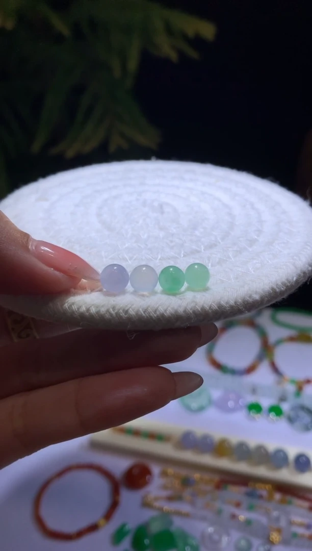 【闪购商品】定制翡翠未镶嵌6.7/6.9*珠子 多样性发货一件发货