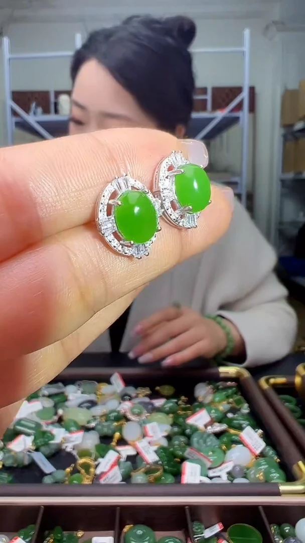 颈饰银S925镶嵌和田玉（多样性发货.发其一)1.03.57