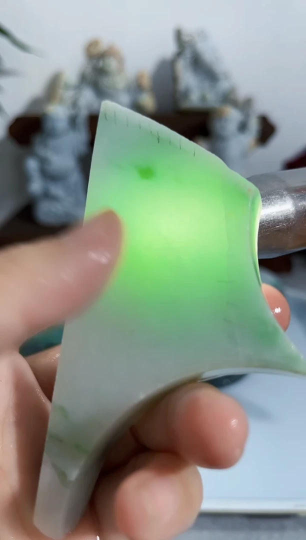 未镶嵌挂件翡翠408