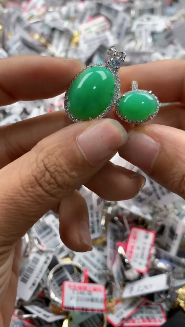 银S925镶嵌戒指翡翠888   2