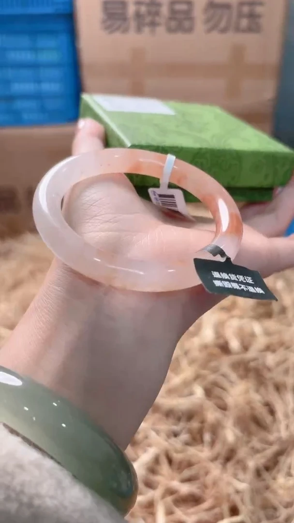 未镶嵌手镯石英质玉J-0907