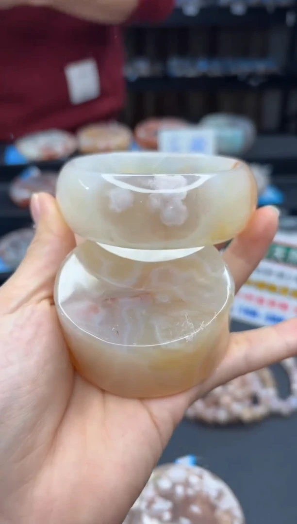 【闪购商品】石英质玉手镯未镶嵌183（63圈赠送镯心）