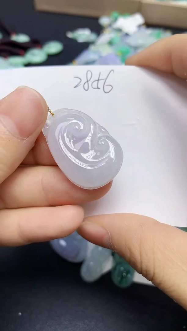 翡翠18K金镶嵌颈饰天然缅甸翡翠A货