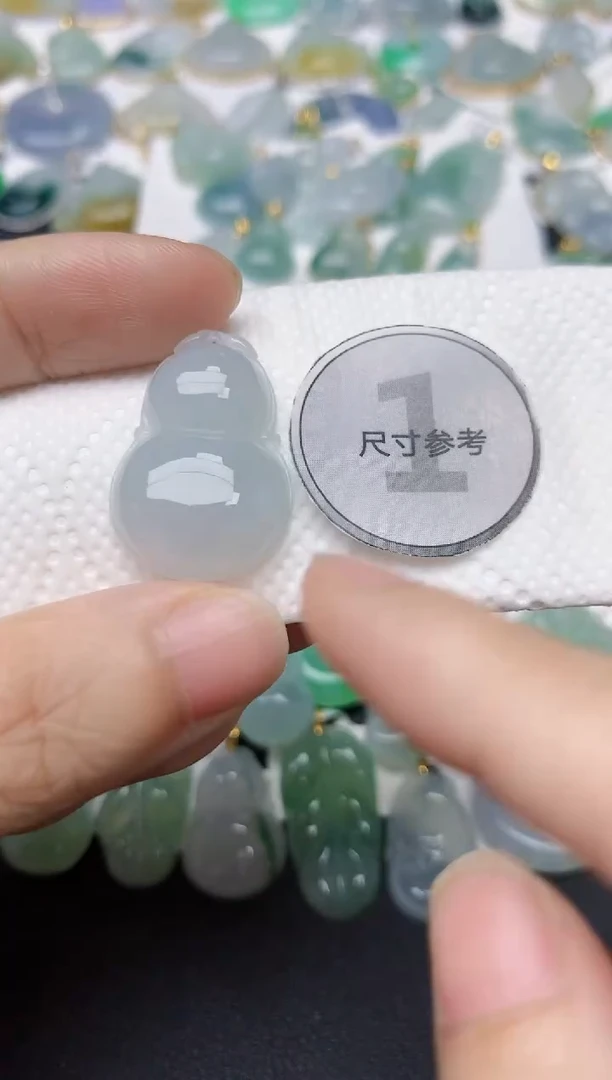 翡翠未镶嵌颈饰天然缅甸A货翡翠