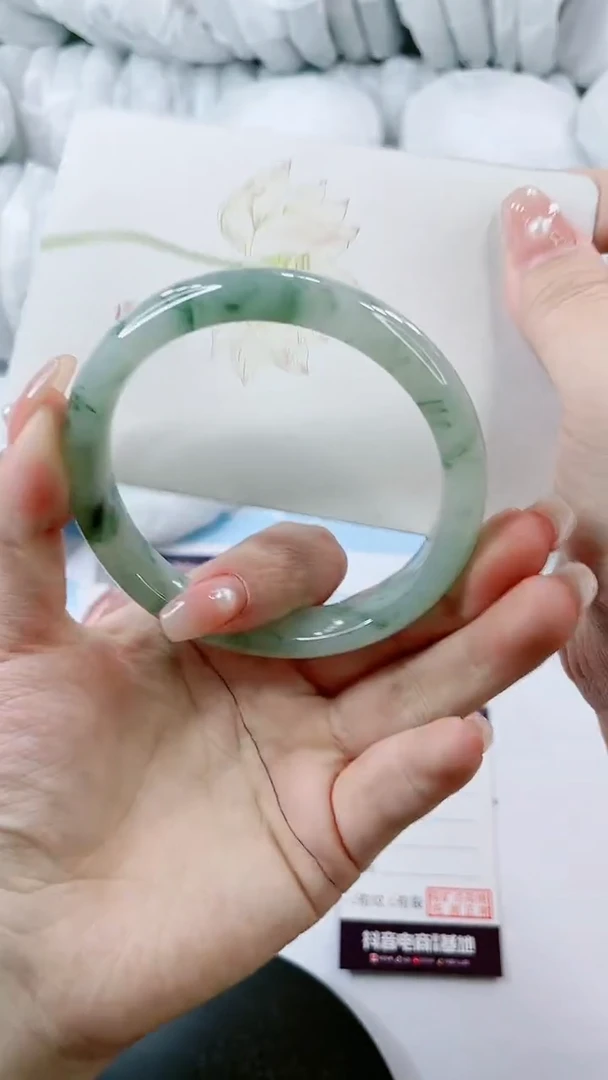 【闪购商品】石英质玉手镯未镶嵌0816903872-62多样性发货