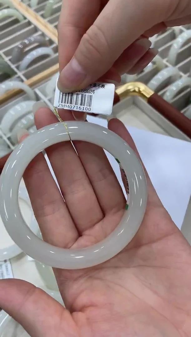 未镶嵌手镯和田玉58圈口 6100