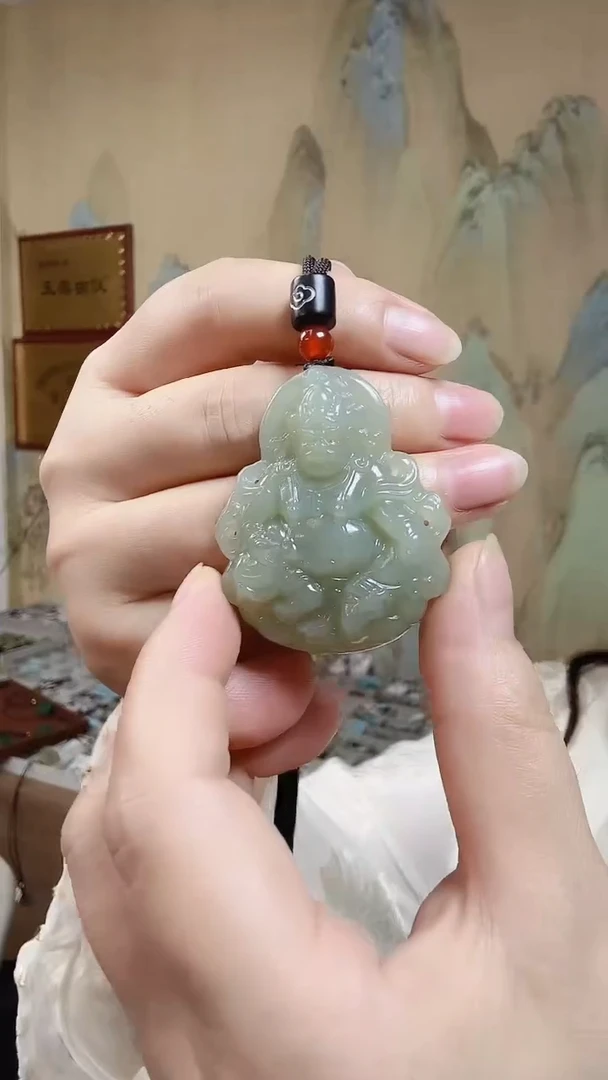 和田玉未镶嵌颈饰.