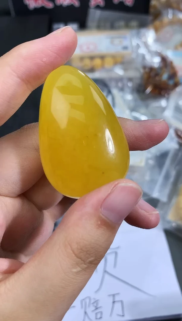 未镶嵌琥珀珠宝奇石79