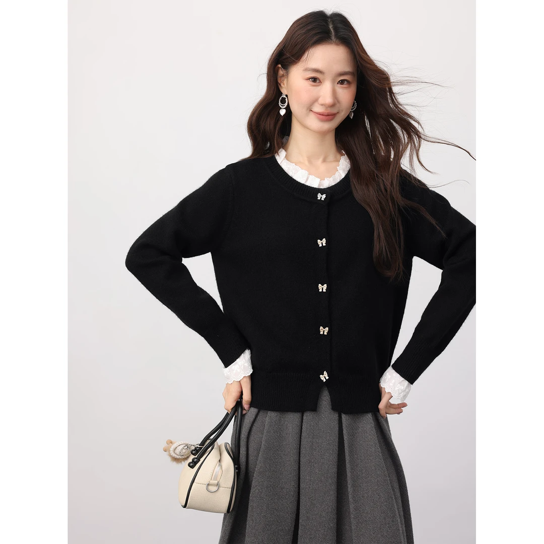 爱蔷薇大码小香风黑色毛衣女高级感针织开衫花边领打底衫GT75400