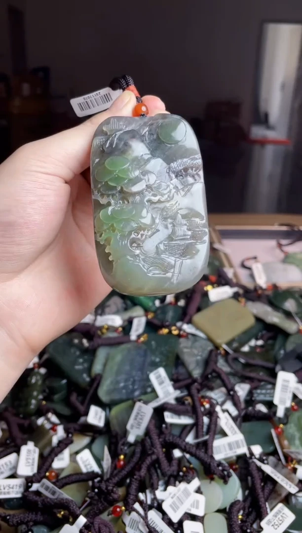 颈饰未镶嵌和田玉1