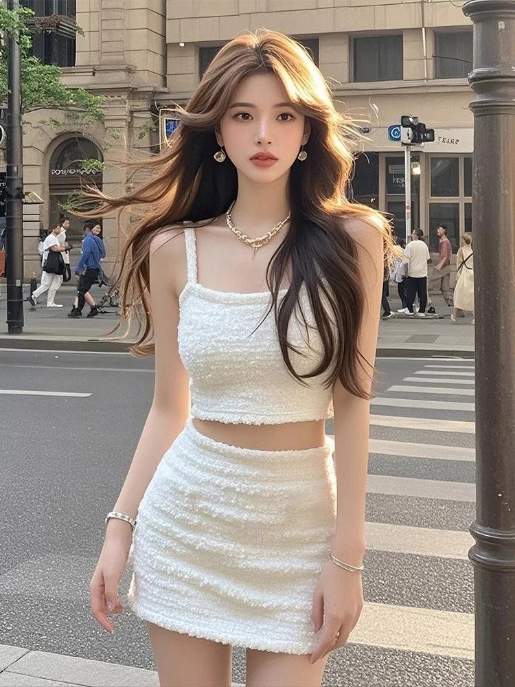 白色吊带上衣修身显瘦短裙2025夏季新款时尚韩版优雅两件套