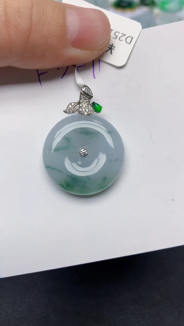 颈饰18K金镶嵌翡翠天然缅甸A货翡翠百元以上9元证书费自理