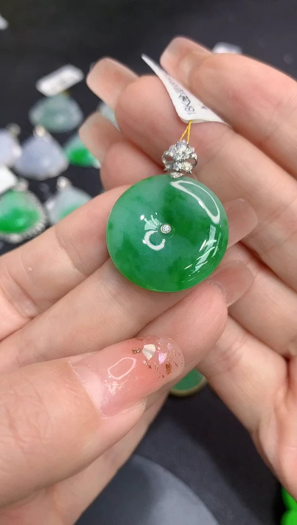 吊坠(不含链)18K金镶嵌翡翠11111111111