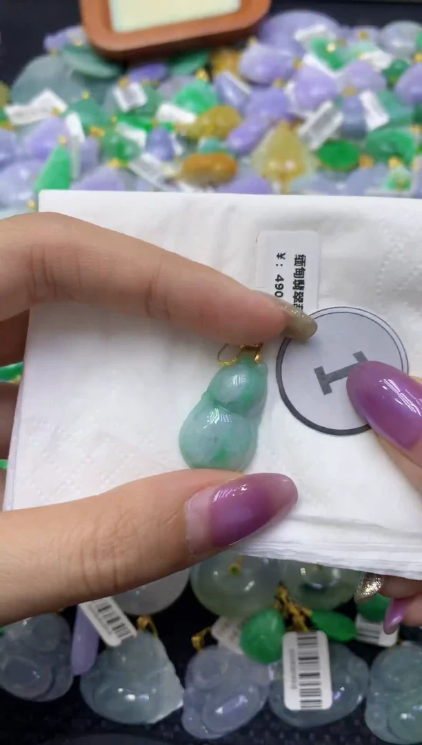 颈饰未镶嵌翡翠天然缅甸翡翠A货