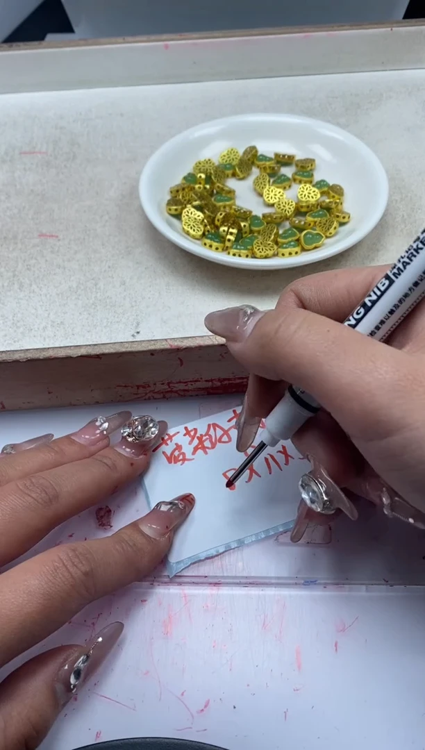 【闪购商品】和田玉（糖玉）颈饰银S800镶嵌x448碧玉葫芦*3颗