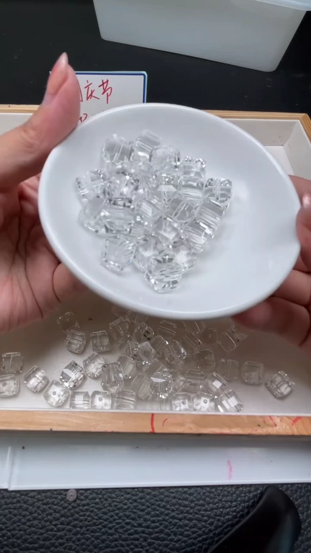 未镶嵌珠宝半成品水晶B1401 白水晶方糖10mm10个15元