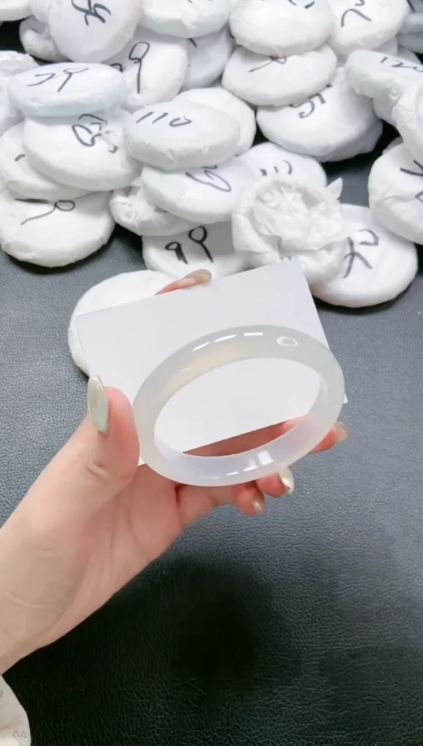 【闪购商品】石英质玉手镯未镶嵌 22L155-58