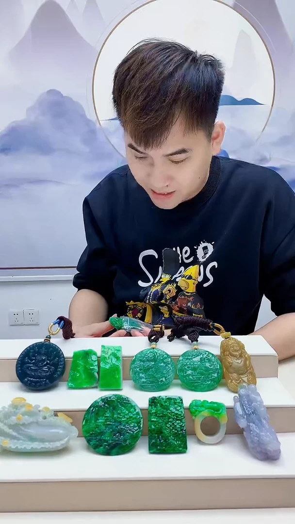 未镶嵌定制翡翠迪***理4868MM-毛货挂件