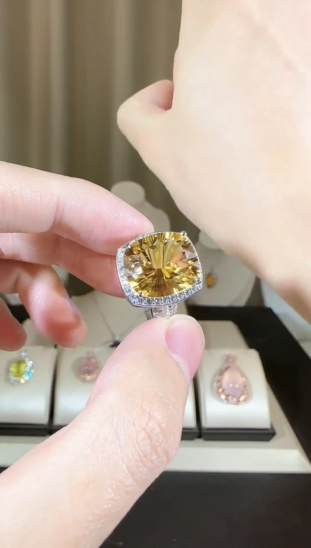 【闪购商品】黄晶戒指银S925镶嵌15*13mm