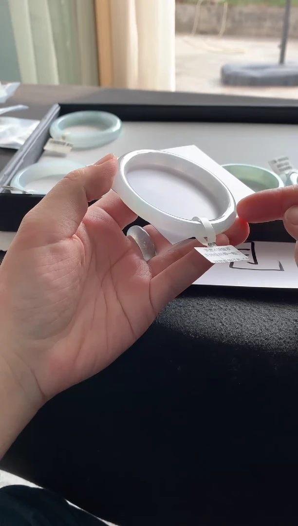 未镶嵌手镯翡翠56圆条A7306买断