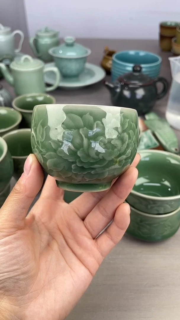 青瓷仓储清仓福利牡丹微瑕