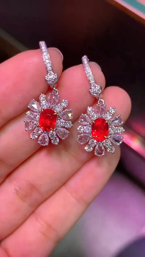 18K金镶嵌耳饰红宝石2.17ct 无烧鸽血红