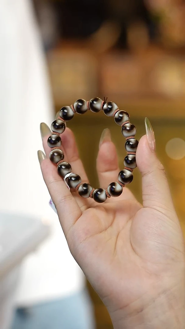 未镶嵌颈饰玛瑙/玉髓（覆膜）Q33653多样性发其一