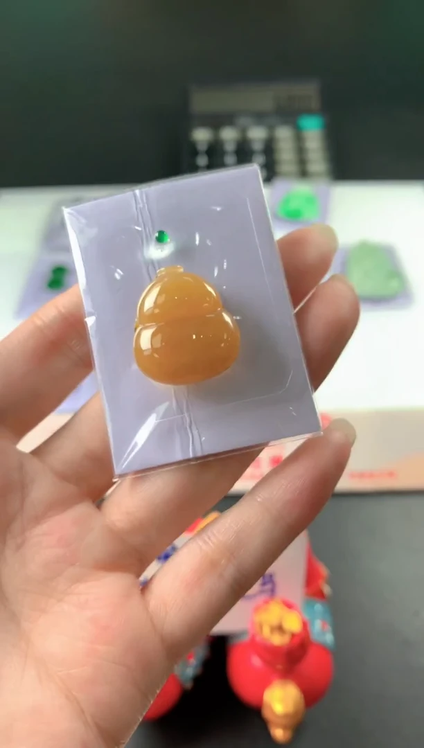 未镶嵌定制翡翠丽*丽裸玉（客户意向镶嵌）