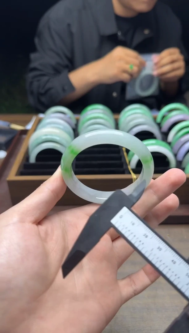 未镶嵌手镯翡翠A11