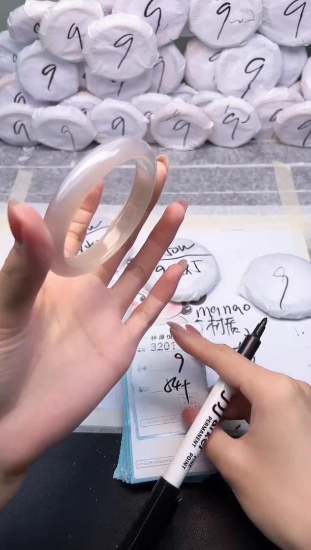 玛瑙/玉髓手镯未镶嵌3201